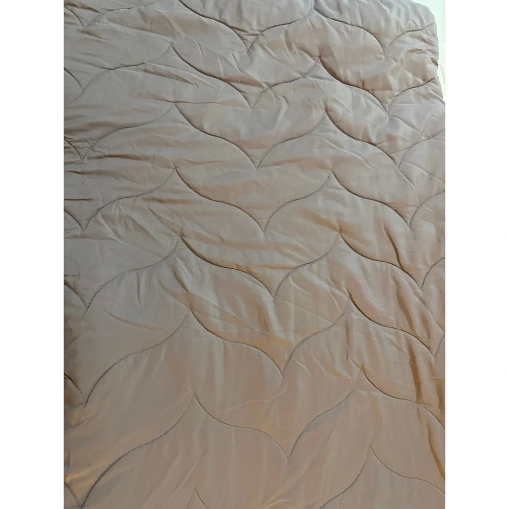 Tommy Bahama Full Size Quilt / Comforter – Lavender & Dark Lavender – Cotton